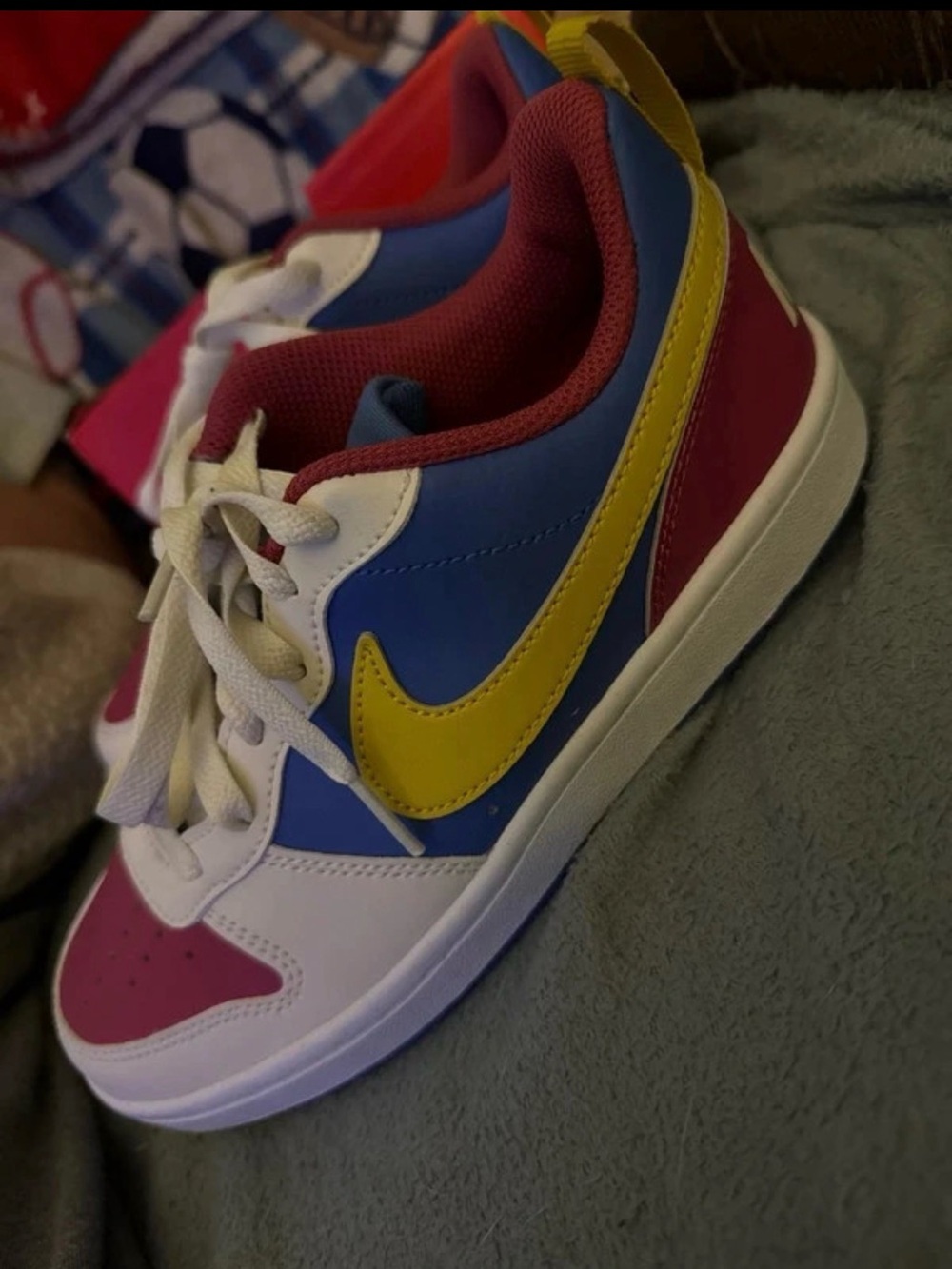 brand new tried on once court borough low recraft 4.5y/6w